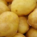 brambory-v-troube-s-aromatickymi-bylinkami-proc-jsou-casto-syrove.jpg