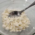 jak-si-doma-vyrobit-tvaroh-z-kefiru-jednoduchy-recept-na.jpg